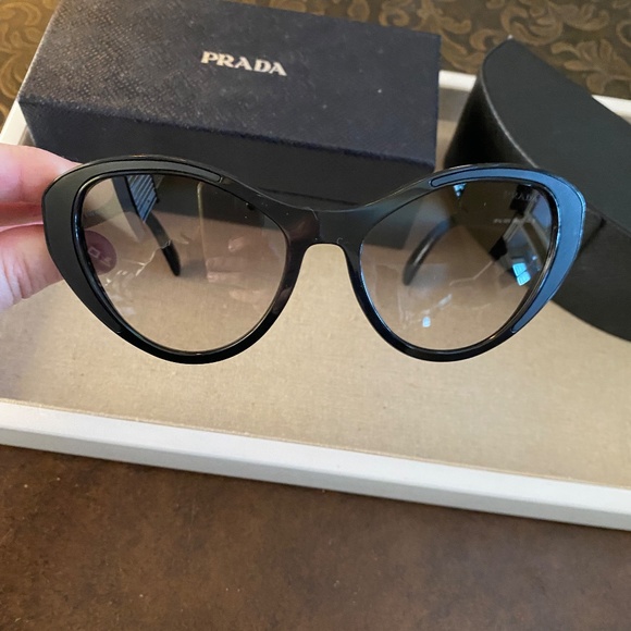 Prada Sunglasses Like NEW main image 10